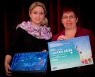 Iveta Cihelková and Alena Zupkova with glass palette - Price of the jury for czech school